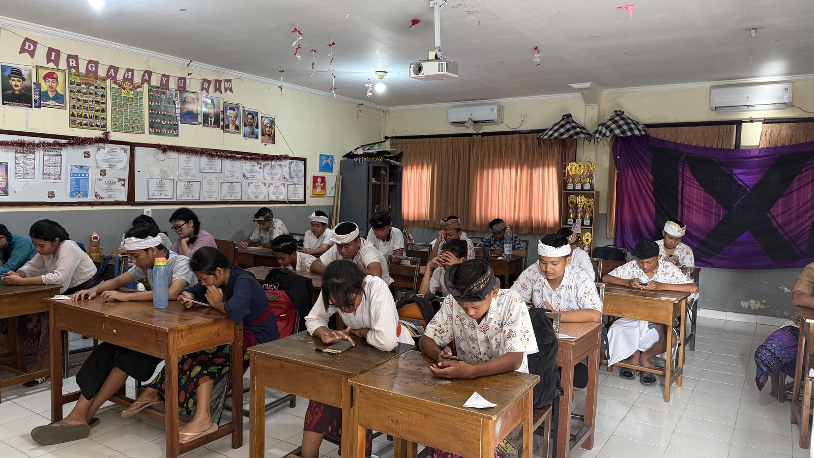 Hybrid Learning Problems? A School Management System Is the Solution for More Efficient Operations