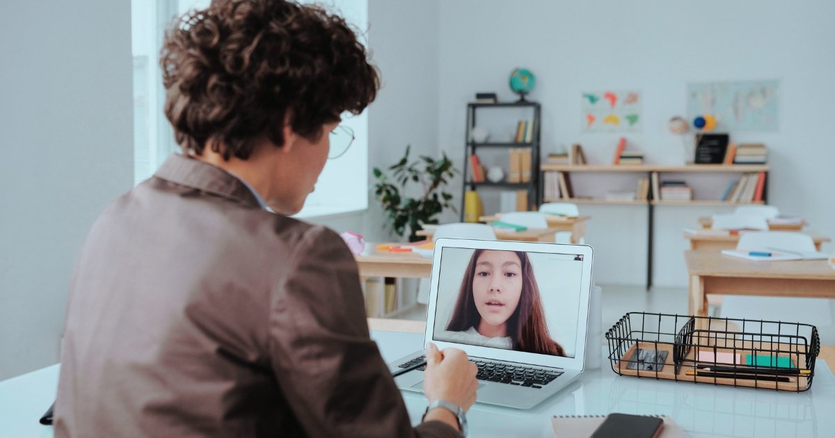 Hybrid Learning Problems? A School Management System Is the Solution for More Efficient Operations